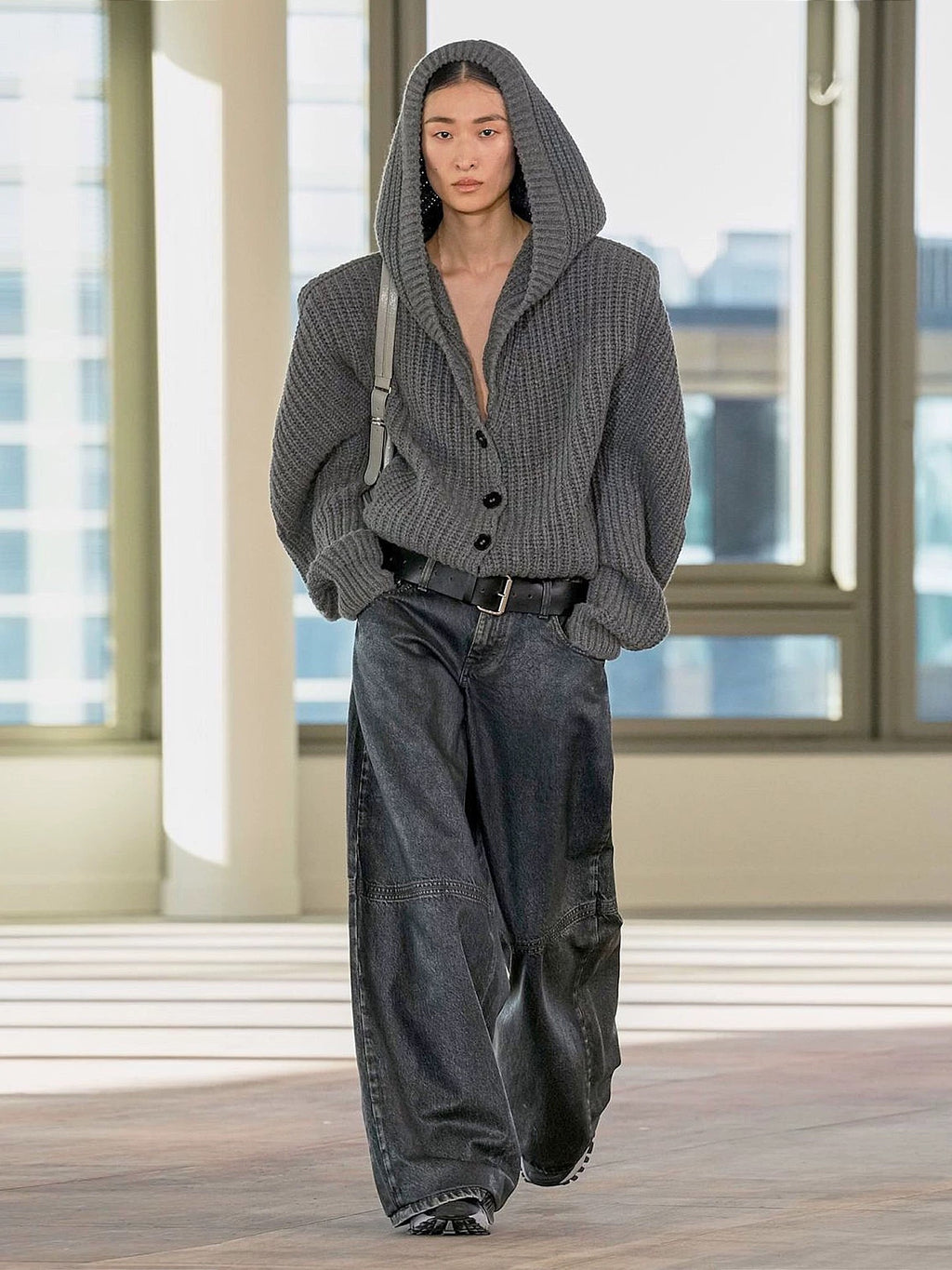 Cozy Grey Hoodie Sweater – Casual Chic Pullover for Women