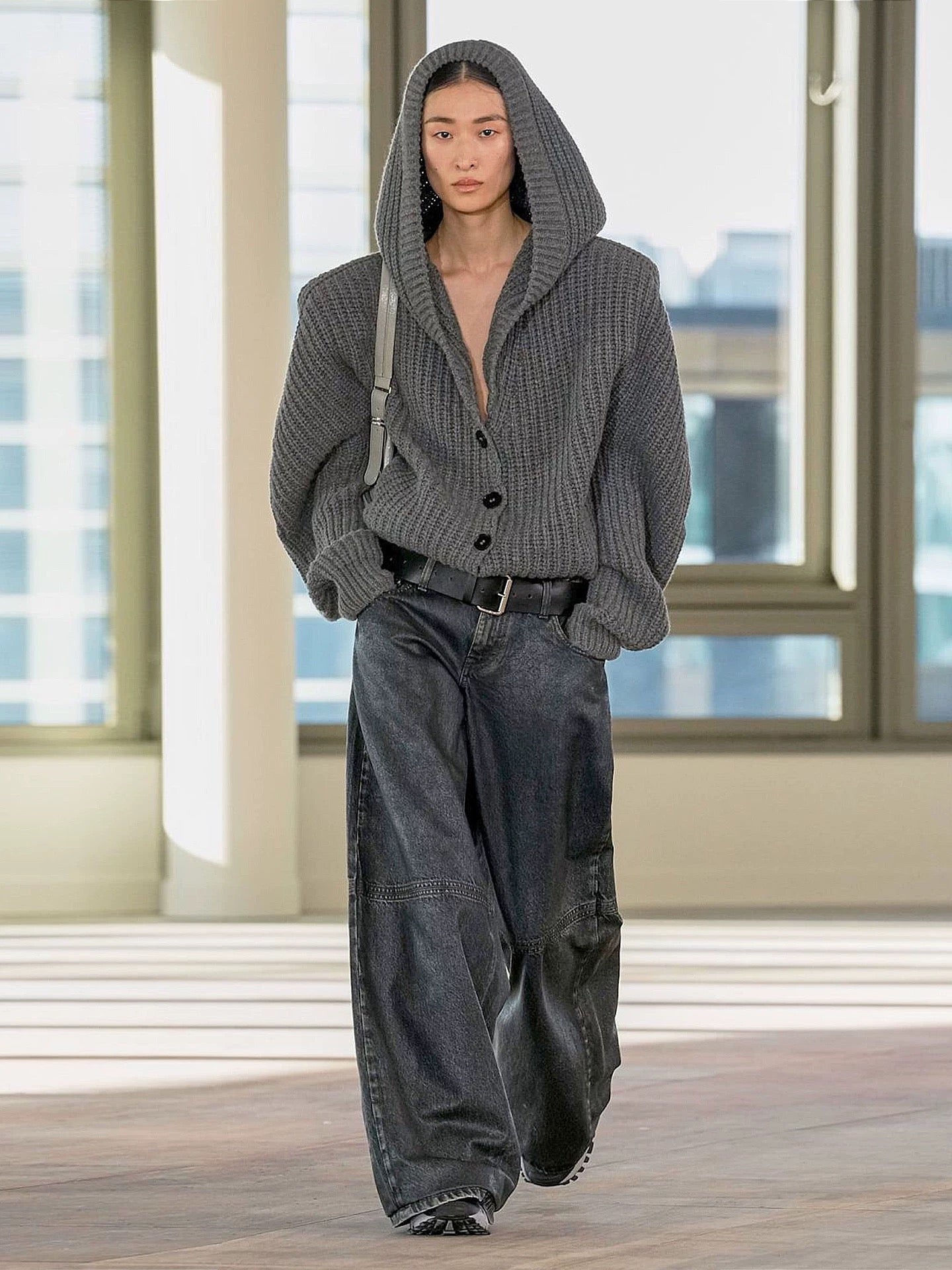 Cozy Grey Hoodie Sweater – Casual Chic Pullover for Women