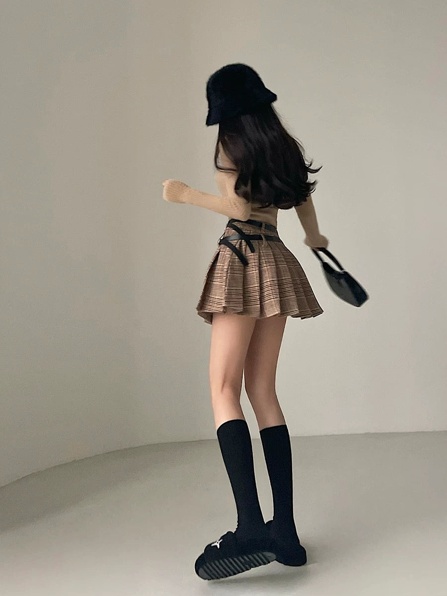 Plaid Pleated Mini Skirt with Double Belt Detail – Vintage Fall Aesthetic