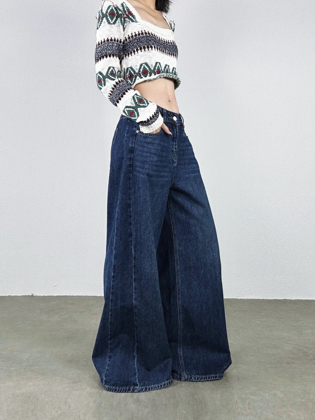 Dark Blue Oversized Jeans – Women’s High-Waisted Wide-Leg Denim