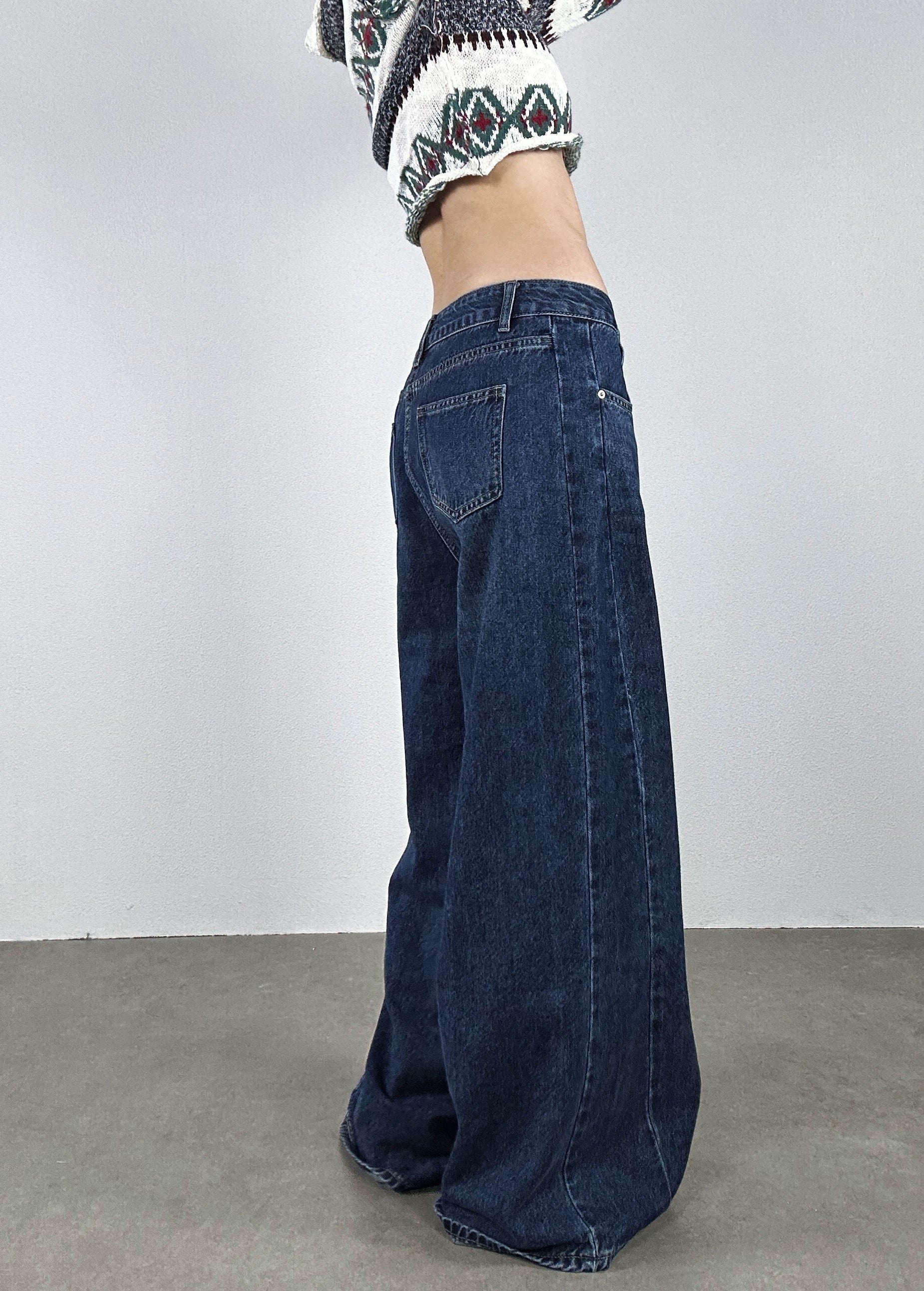Dark Blue Oversized Jeans – Women’s High-Waisted Wide-Leg Denim
