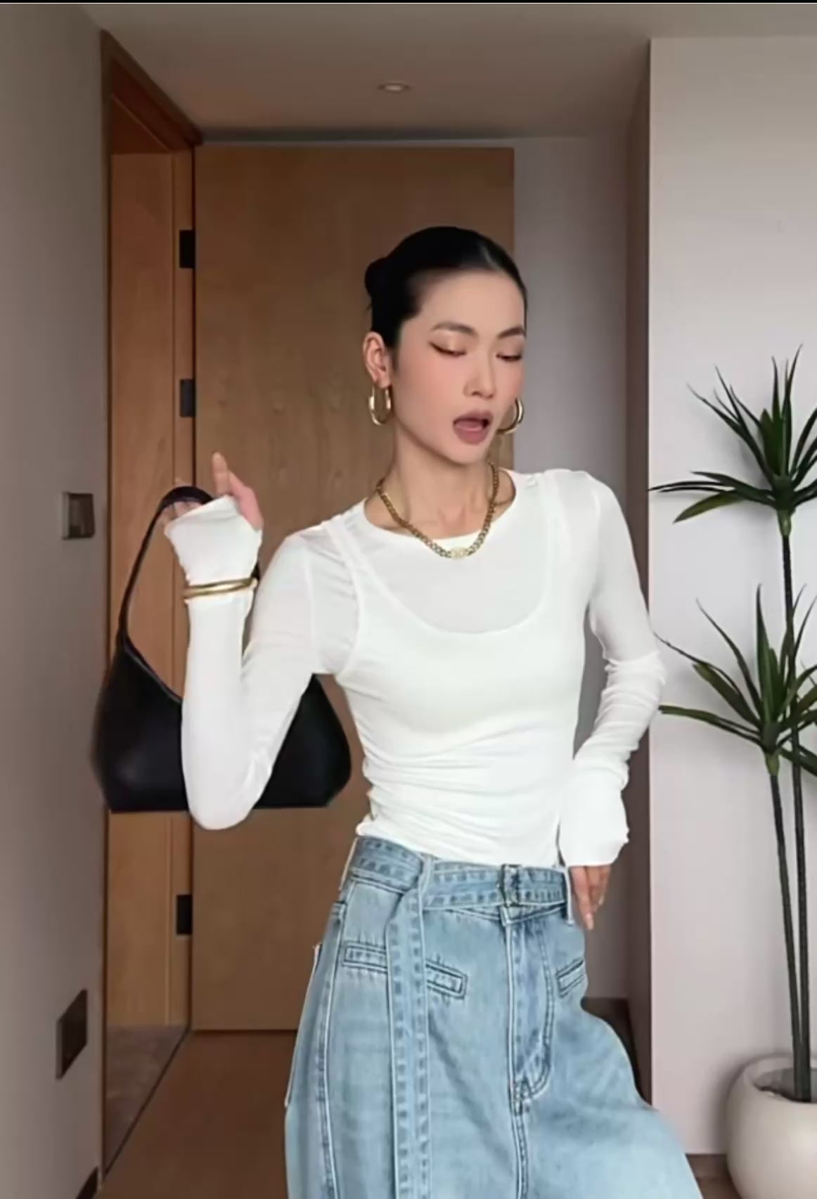 Luxury Oversized Burgundy Leather Trench Coat with Shearling Collar – Premium Winter Statement Piece